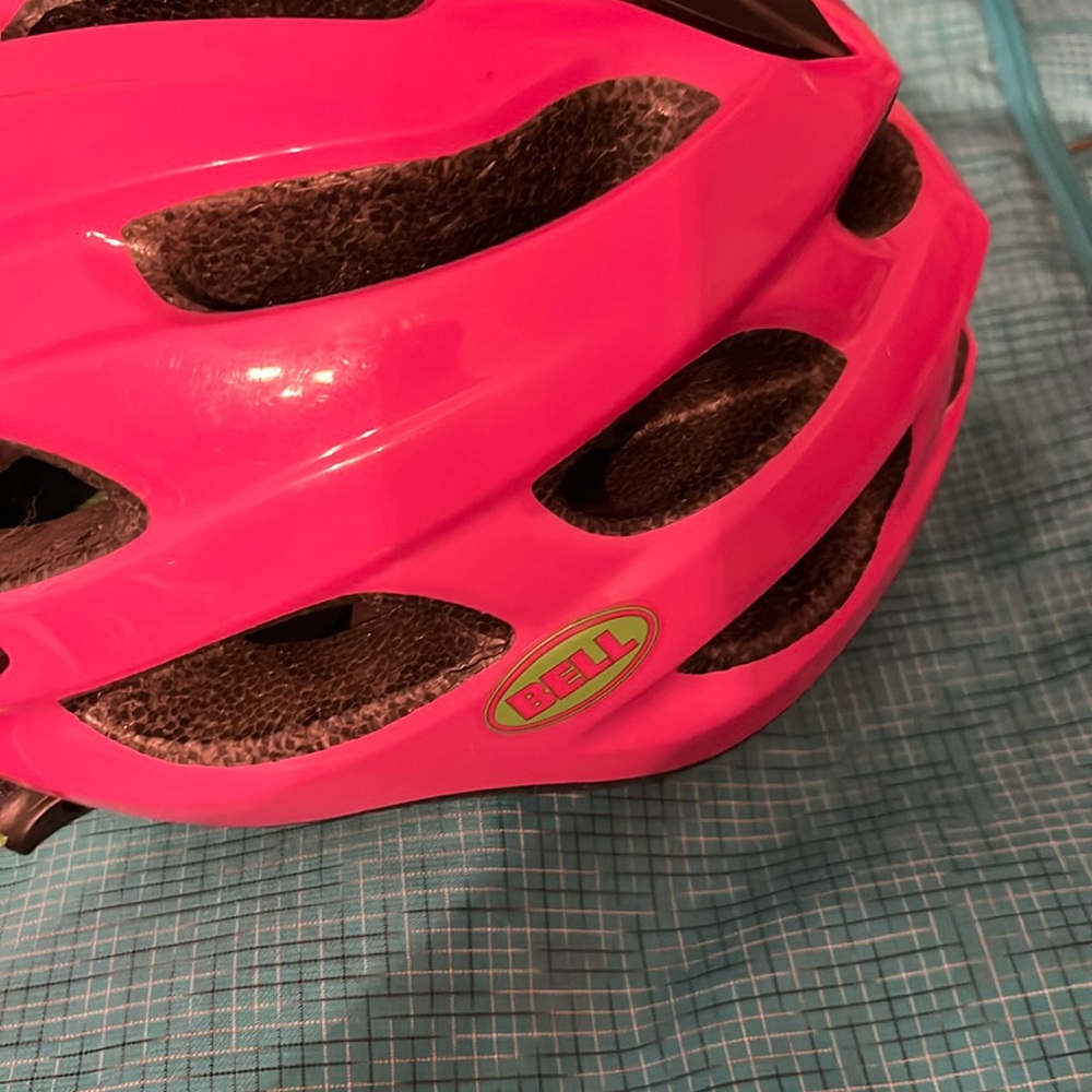 Bell Tech Series Incline Kids BicycleHelmet - Pink Ages 8-12 Years Old